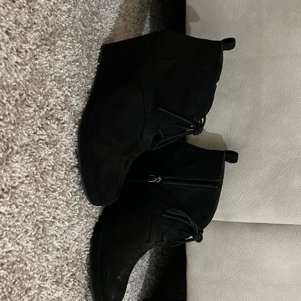 Women’s wedge booties